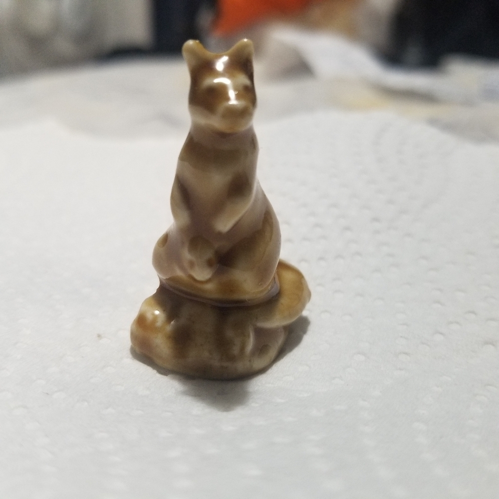 Wade England Kangaroo Ceramic Figurine